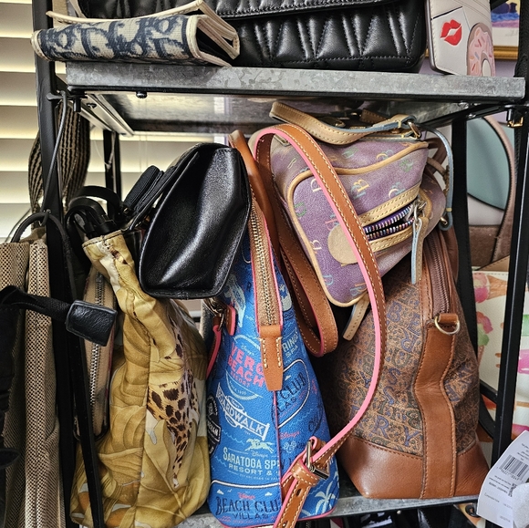 Luxury Colab @greenbergphylli & @pikaki7 Purses, Wallets, Jewelry & More! - Picture 5 of 16